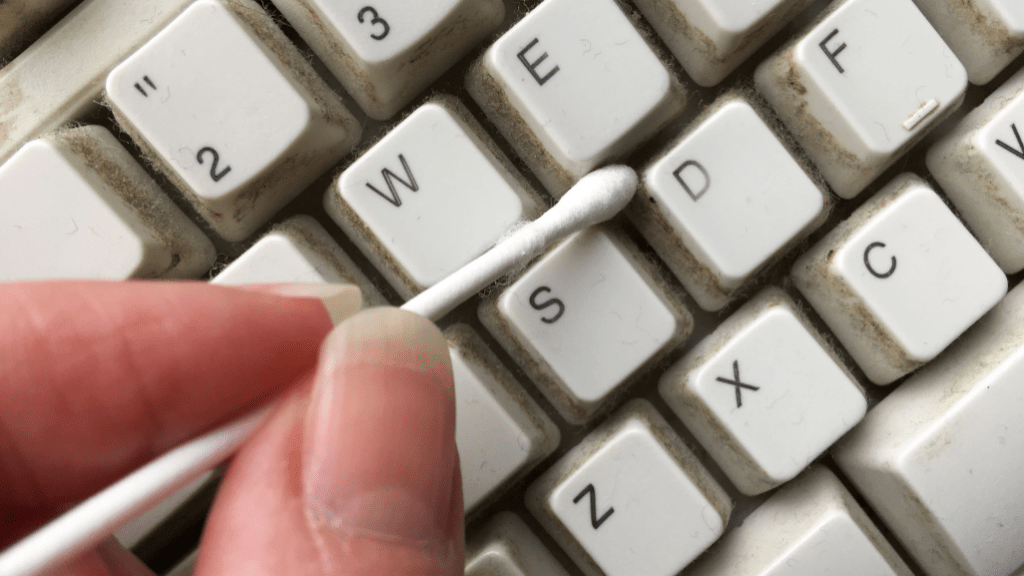 Cleaning Keyboard